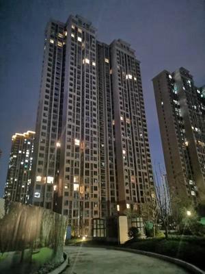 鄭州一樓盤延期交房11個月，違約金未結清引發爭議